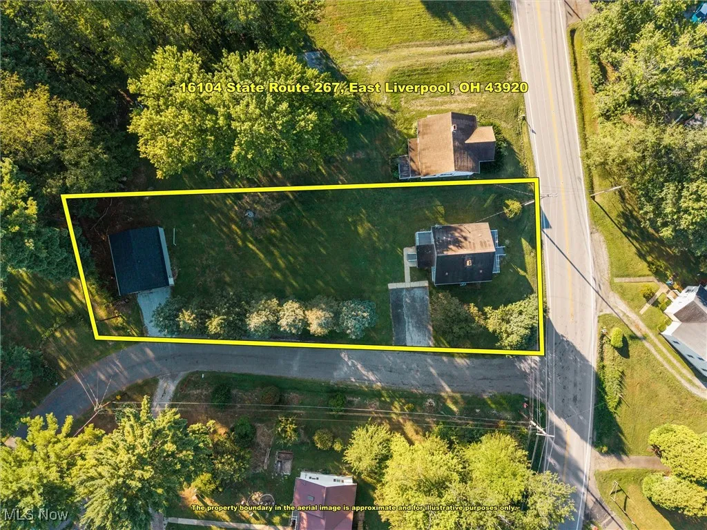 Aerial view of property's location with property parcel outlined