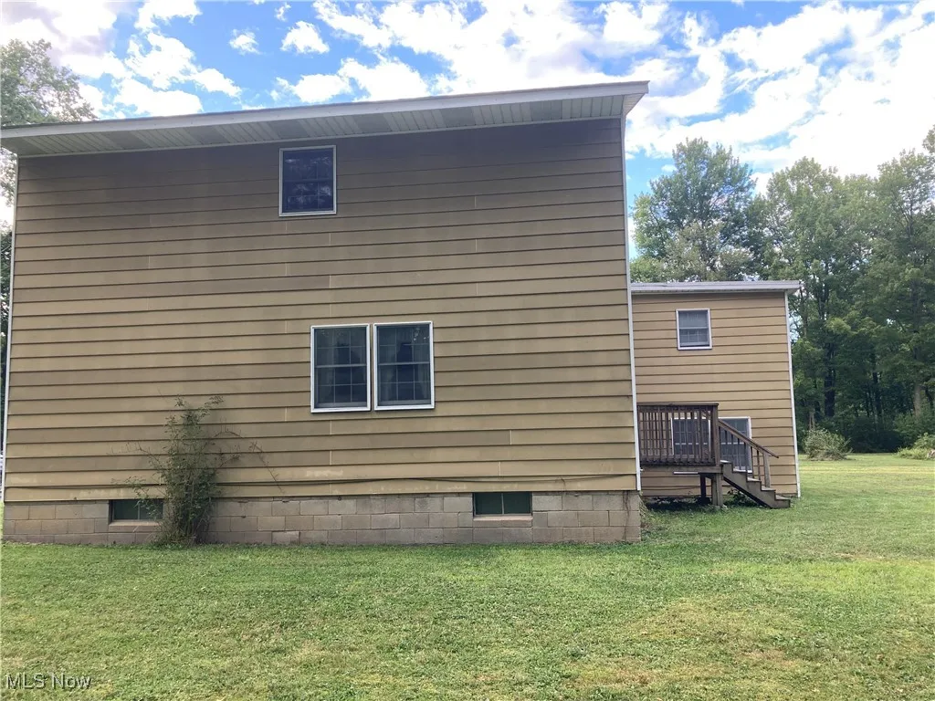 View of side of home