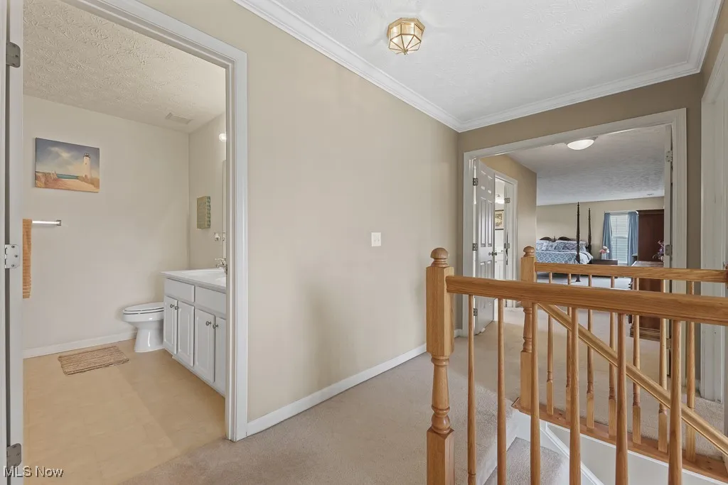 Upstairs loft/hall