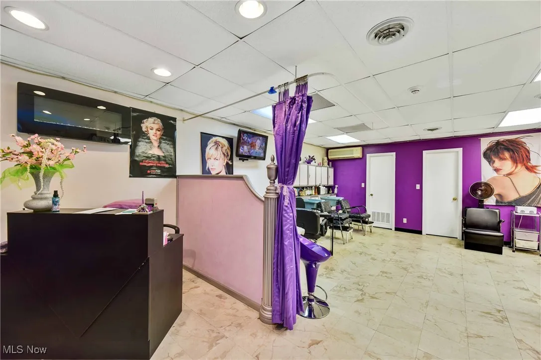 Salon