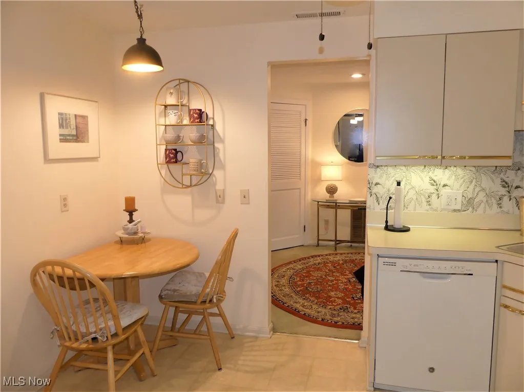 2021 King James Pkwy # 222, Westlake, Ohio 44145,MLS Now Listing ID