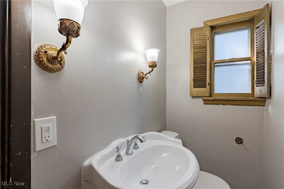 2463 Derbyshire Road, Cleveland Heights, Ohio 44106,MLS Now Listing ID