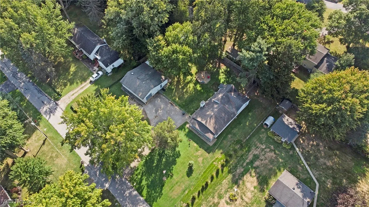 Aerial view of property and surrounding area