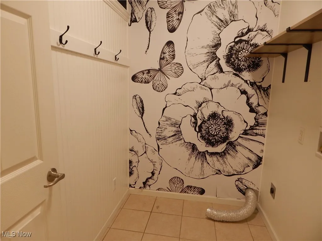Detailed view of baseboards