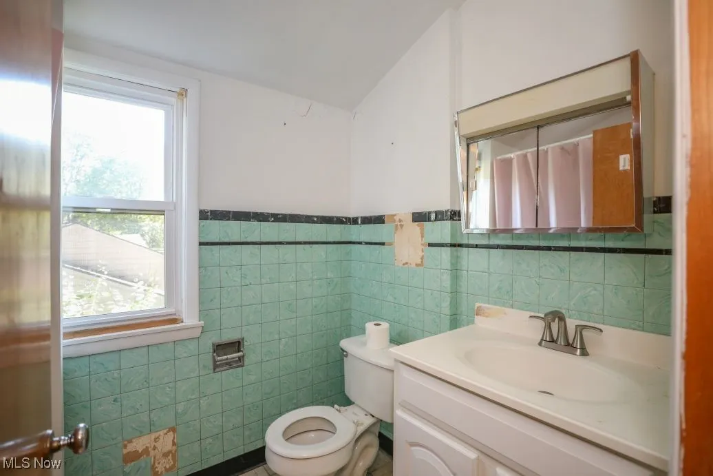 566 Beech Drive, Kent, Ohio 44240,MLS Now Listing ID