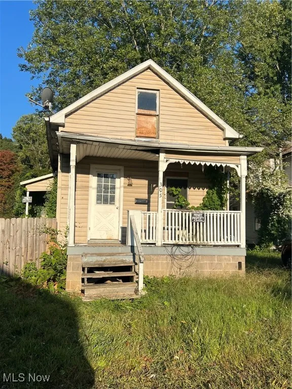 Bungalow with a porch
