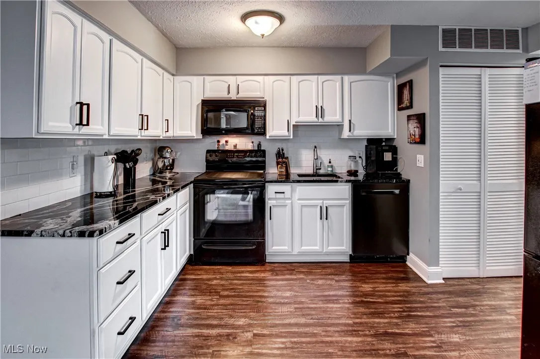 124 Shakespeare Lane, Avon, Ohio 44011,MLS Now Listing ID