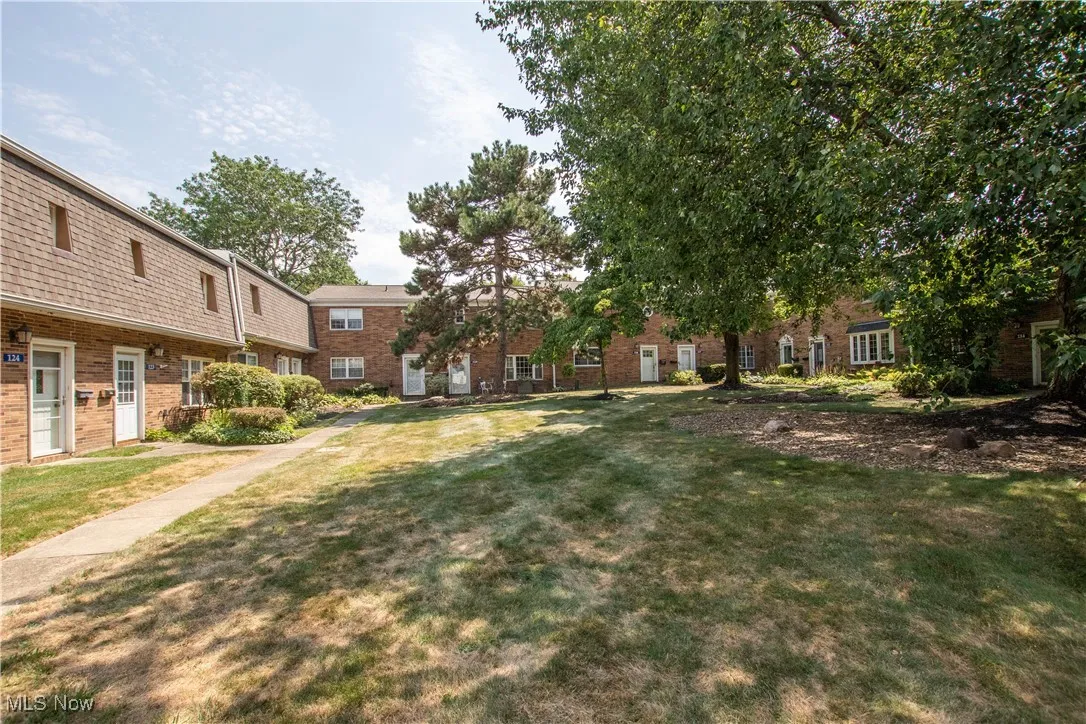 124 Shakespeare Lane, Avon, Ohio 44011,MLS Now Listing ID