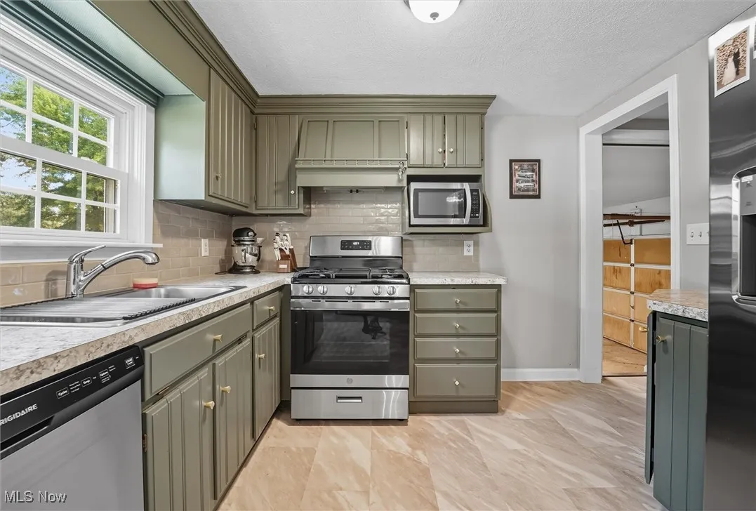 2276 Clearview Drive, Warren, Ohio 44483,MLS Now Listing ID