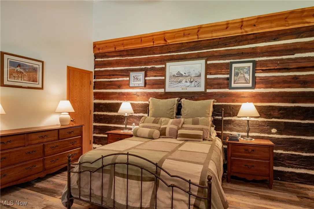 Master Bedroom With Custom Walk In Closet & Custom Bath