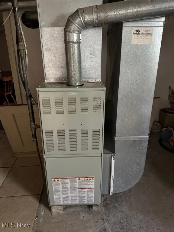 Utilities with heating unit