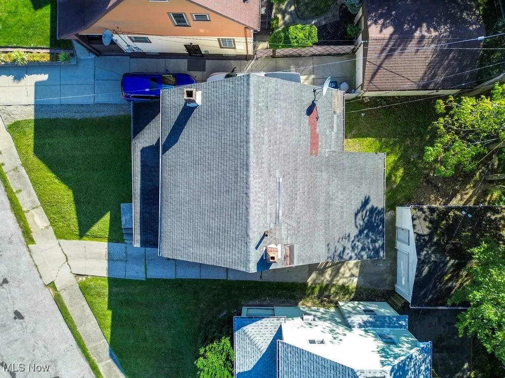 Aerial view of property and surrounding area