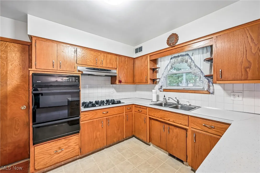 7979 Brookwood, Warren, Ohio 44484,MLS Now Listing ID