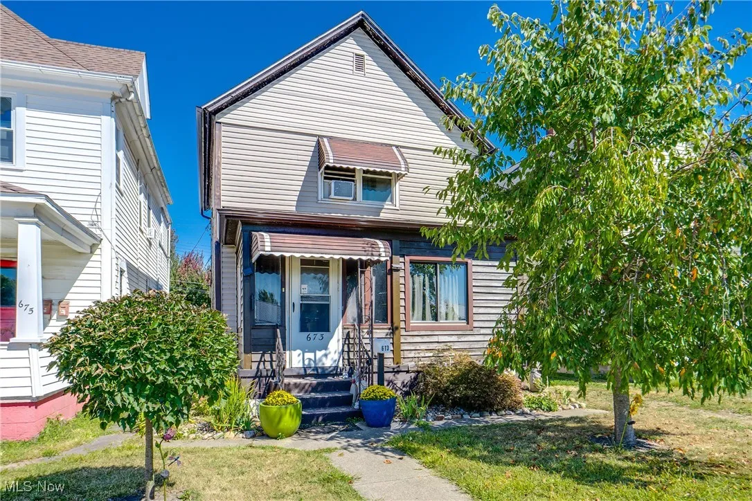 welcome to 673 Wooster Rd W!