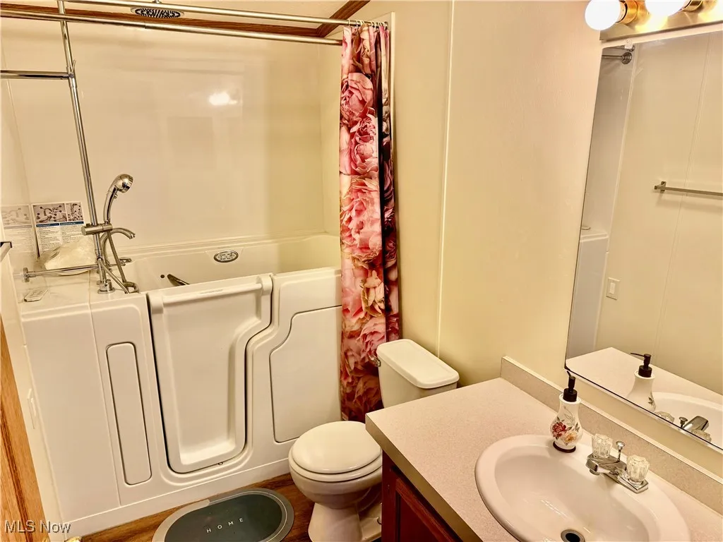 Full Bathroom
