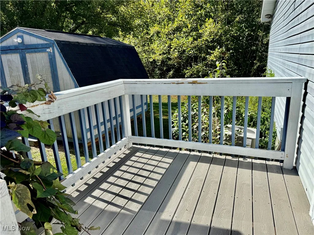 Side deck leading into mud room