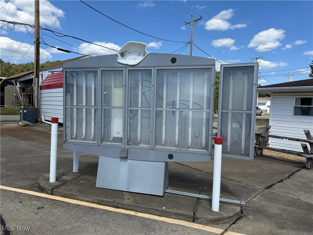 Surrounding community featuring mail area