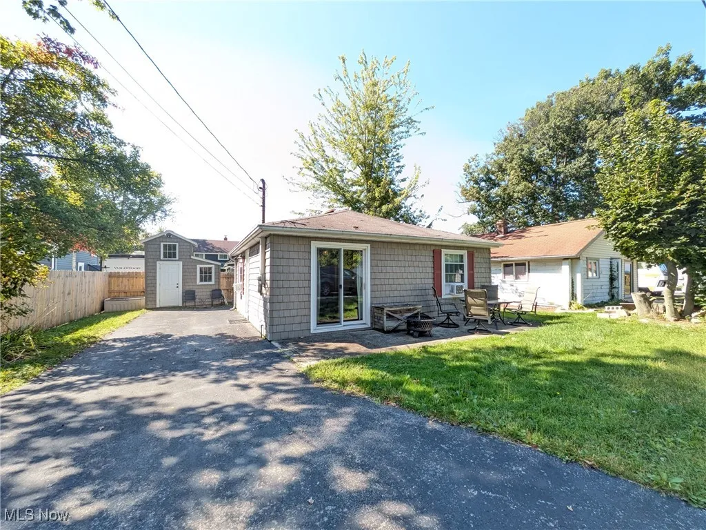 Good size front yard and parking area