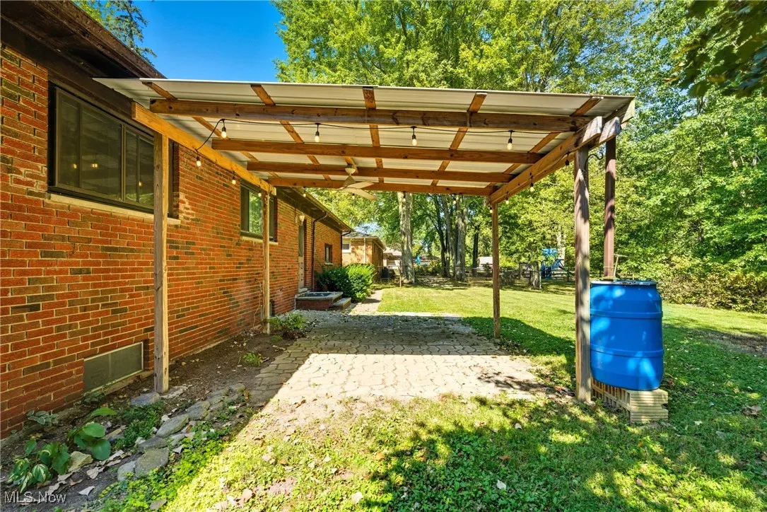 8523 Columbia Road, Olmsted Falls, Ohio 44138,MLS Now Listing ID