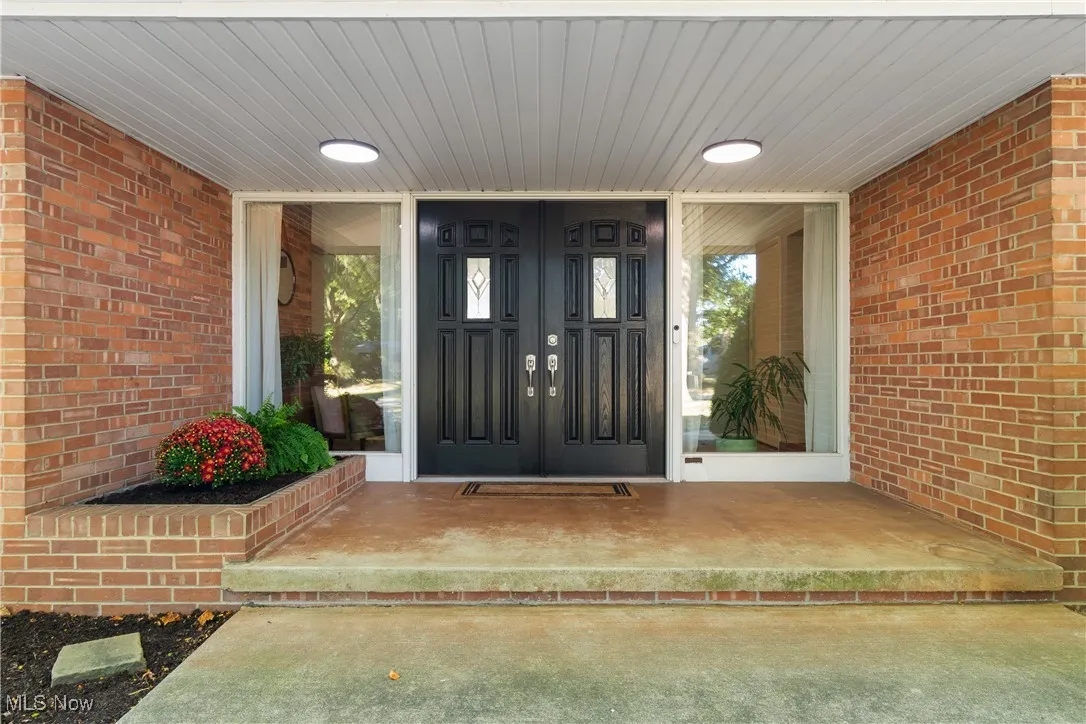 How would you like to come home to THIS?  This home has so much character!