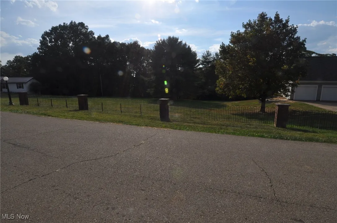View of side yard