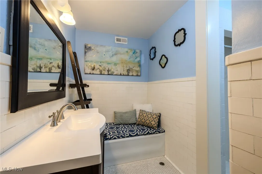 2472 Overlook Road # 10, Cleveland Heights, Ohio 44106,MLS Now Listing ID