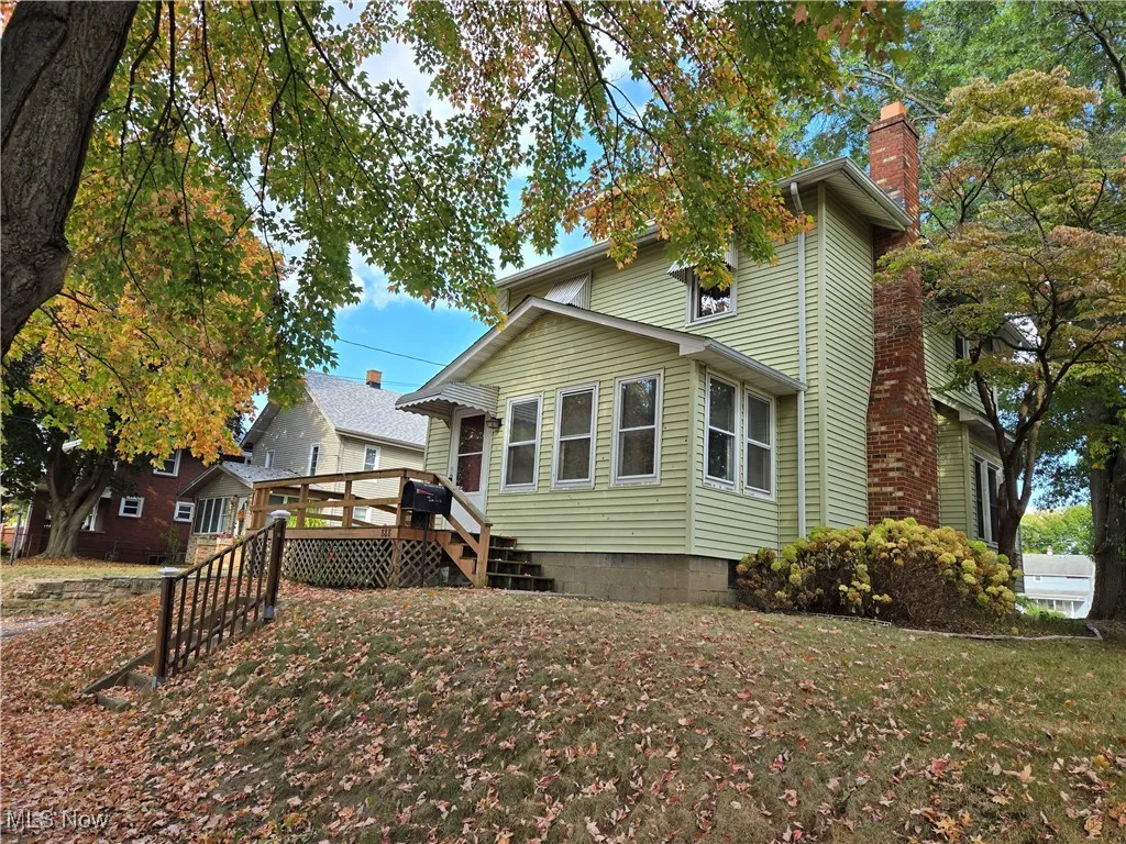 888 Seneca St. NE