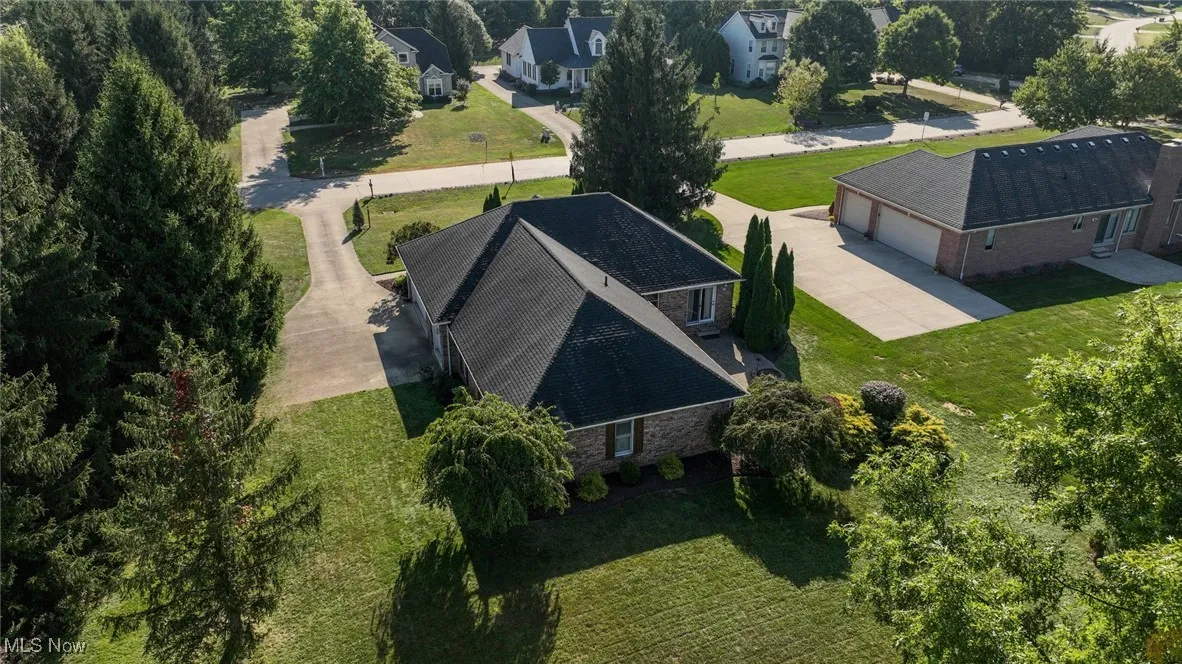 Aerial view of property and surrounding area
