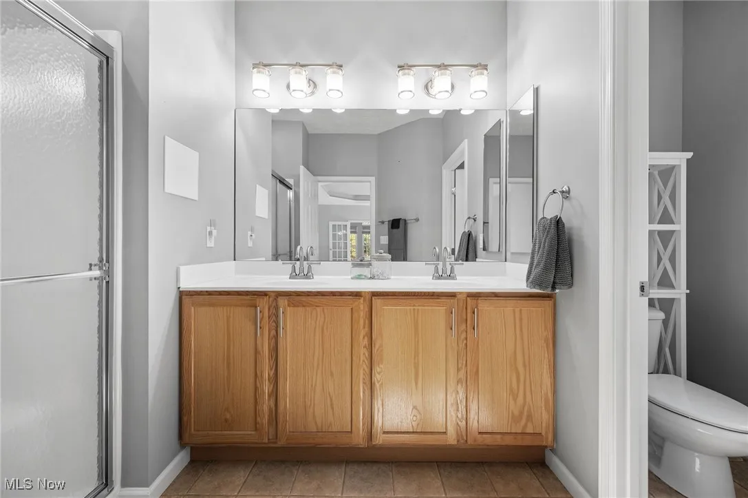 First floor master en suite