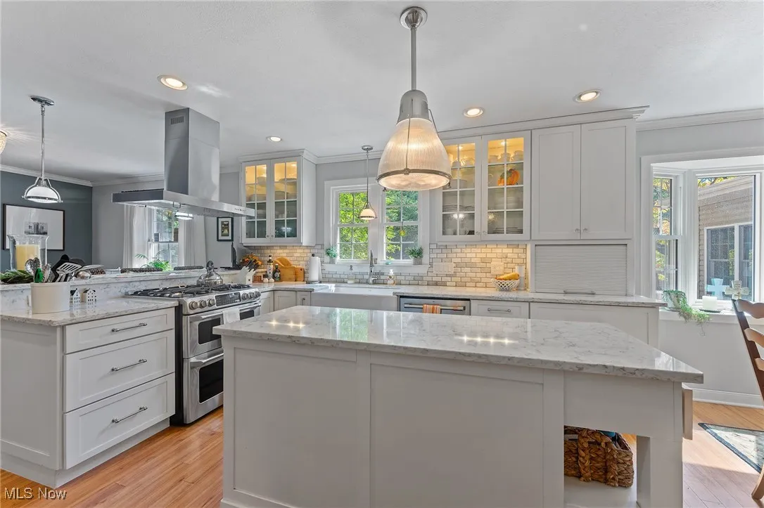 6976 White Oak Drive, Hubbard, Ohio 44425,MLS Now Listing ID
