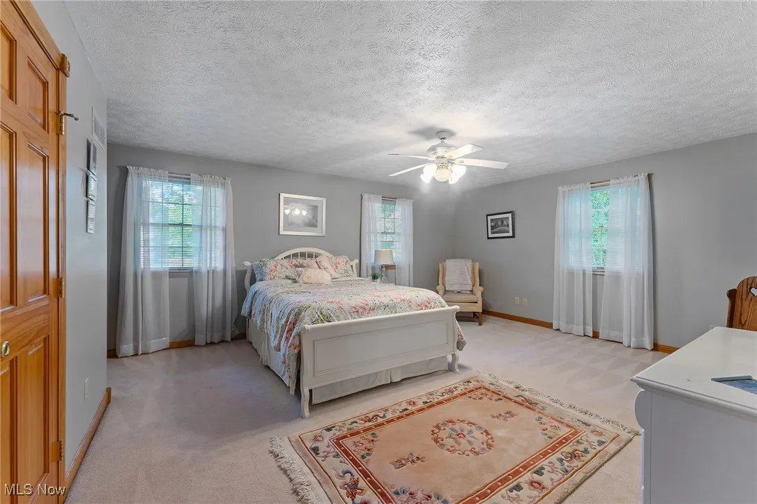 6976 White Oak Drive, Hubbard, Ohio 44425,MLS Now Listing ID