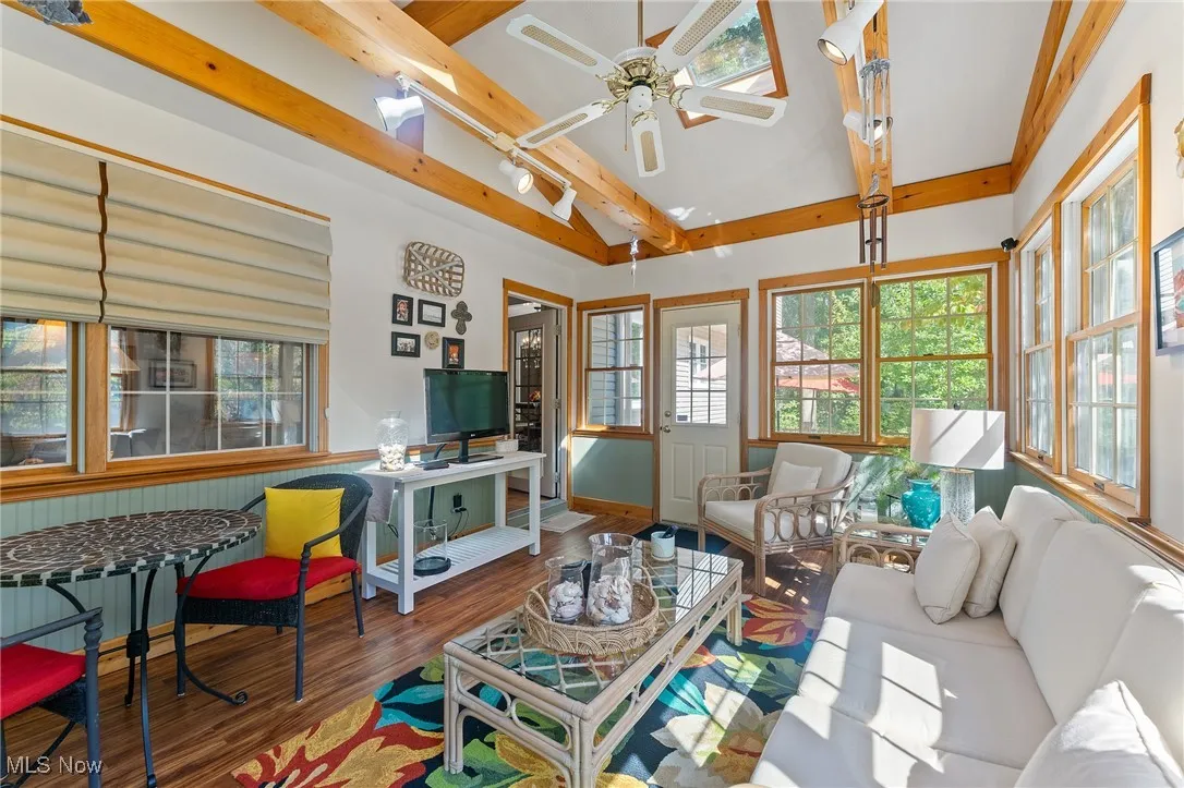 6976 White Oak Drive, Hubbard, Ohio 44425,MLS Now Listing ID