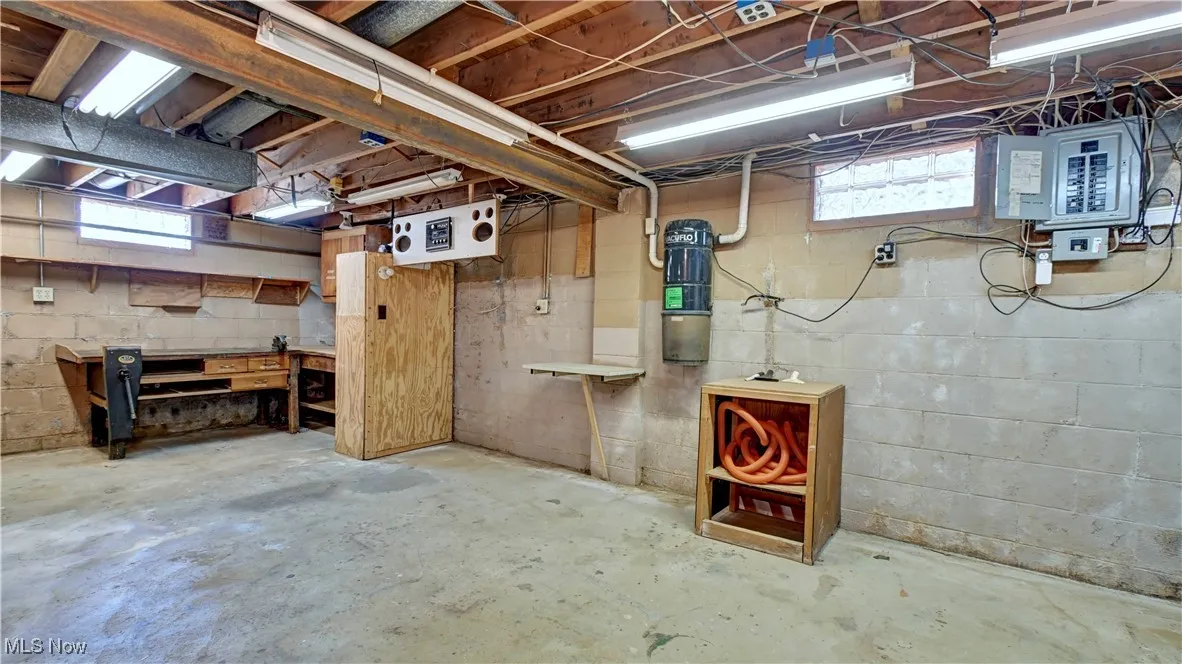 7040 Lutz Avenue, Massillon, Ohio 44646,MLS Now Listing ID