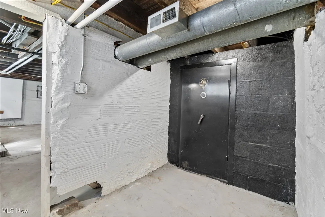 Walk-in safe!