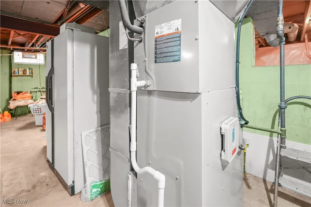 Utilities with heating unit