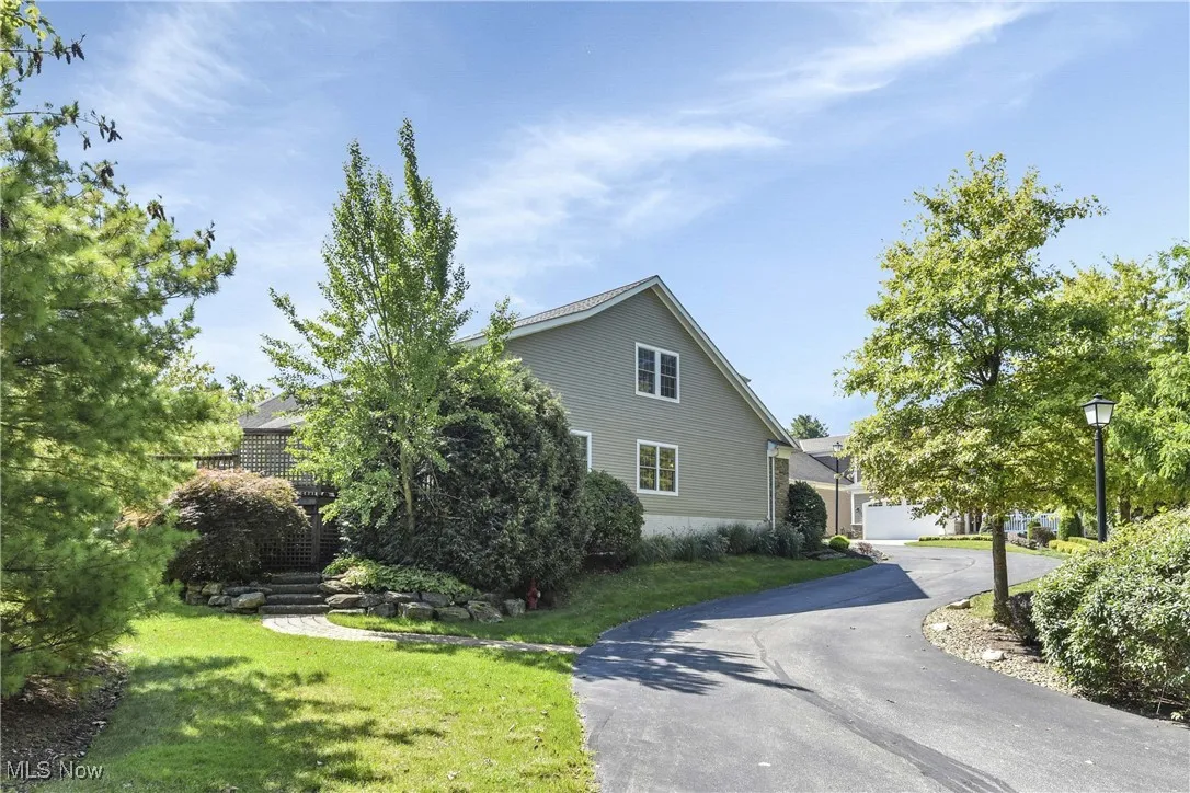 21 Bristol Lane, Rocky River, Ohio 44116,MLS Now Listing ID