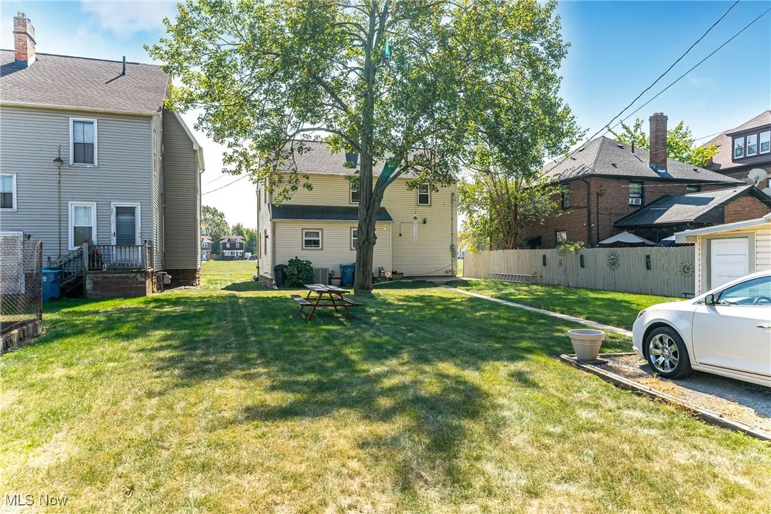 View of yard with a residential view