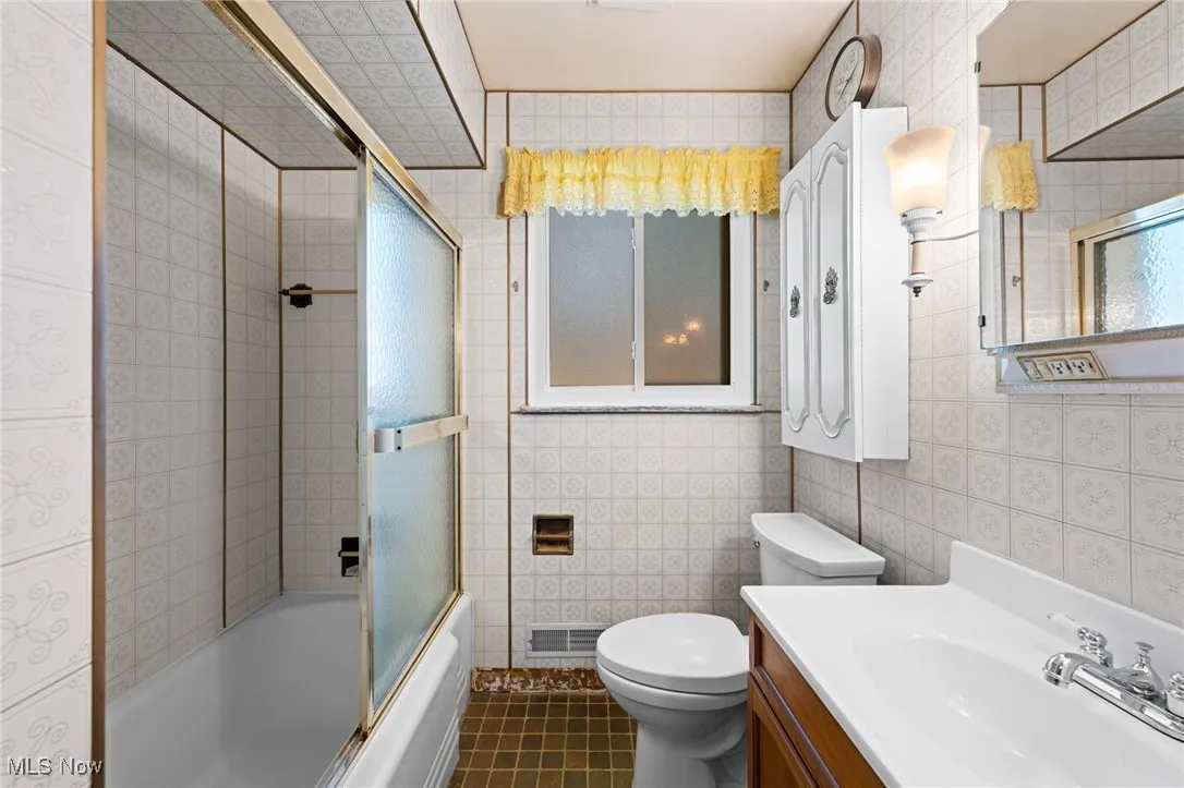 3160 Twin Circle Drive, North Olmsted, Ohio 44070,MLS Now Listing ID