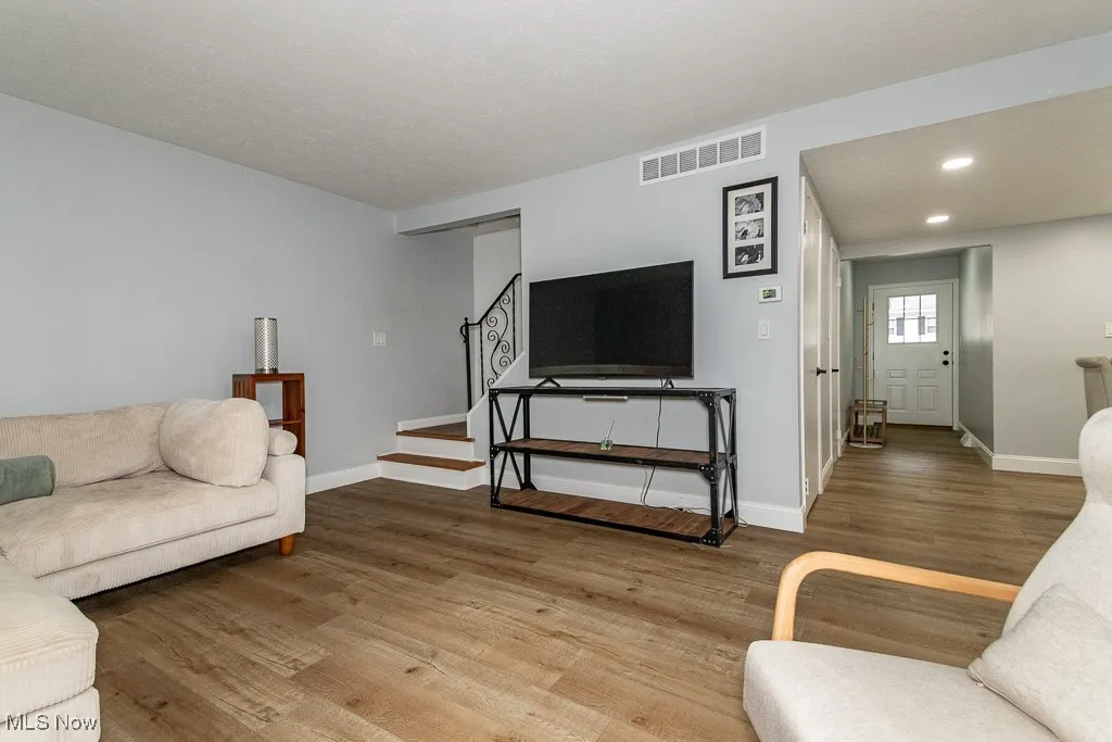 9 E Carriage Drive, Chagrin Falls, Ohio 44022,MLS Now Listing ID