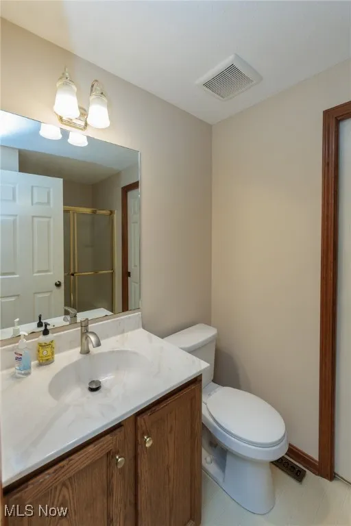 First floor full bath.