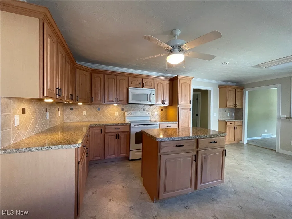 1605 E 337th Street, Eastlake, Ohio 44095,MLS Now Listing ID