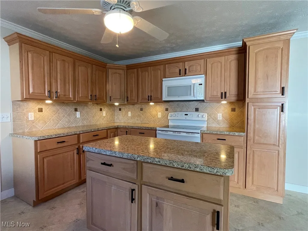 1605 E 337th Street, Eastlake, Ohio 44095,MLS Now Listing ID