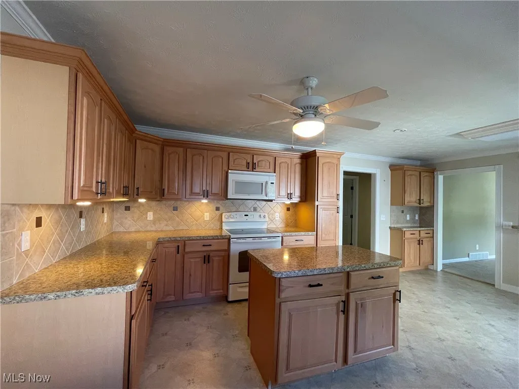 1605 E 337th Street, Eastlake, Ohio 44095,MLS Now Listing ID