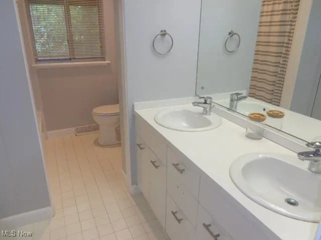 Main Bathroom