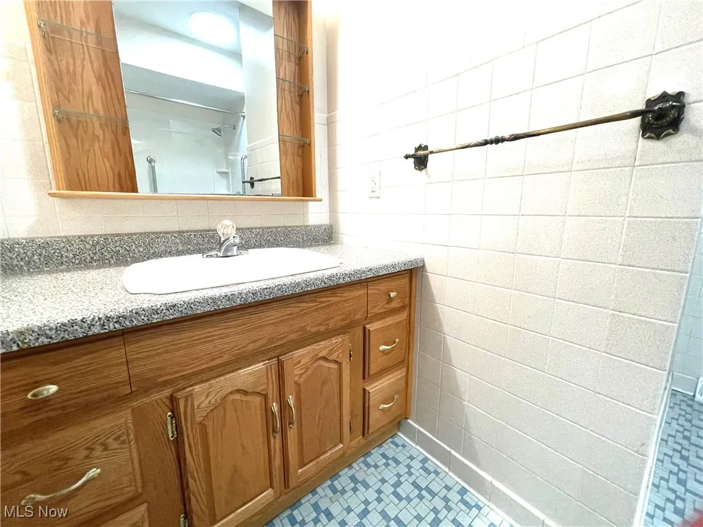 2803 SOM Center Road, Willoughby Hills, Ohio 44094,MLS Now Listing ID