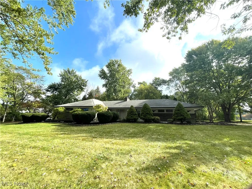 2803 SOM Center Road, Willoughby Hills, Ohio 44094,MLS Now Listing ID