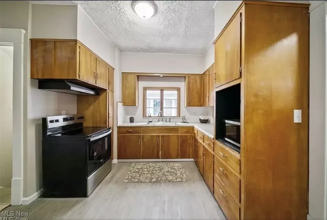 893 Delia Avenue, Akron, Ohio 44320,MLS Now Listing ID