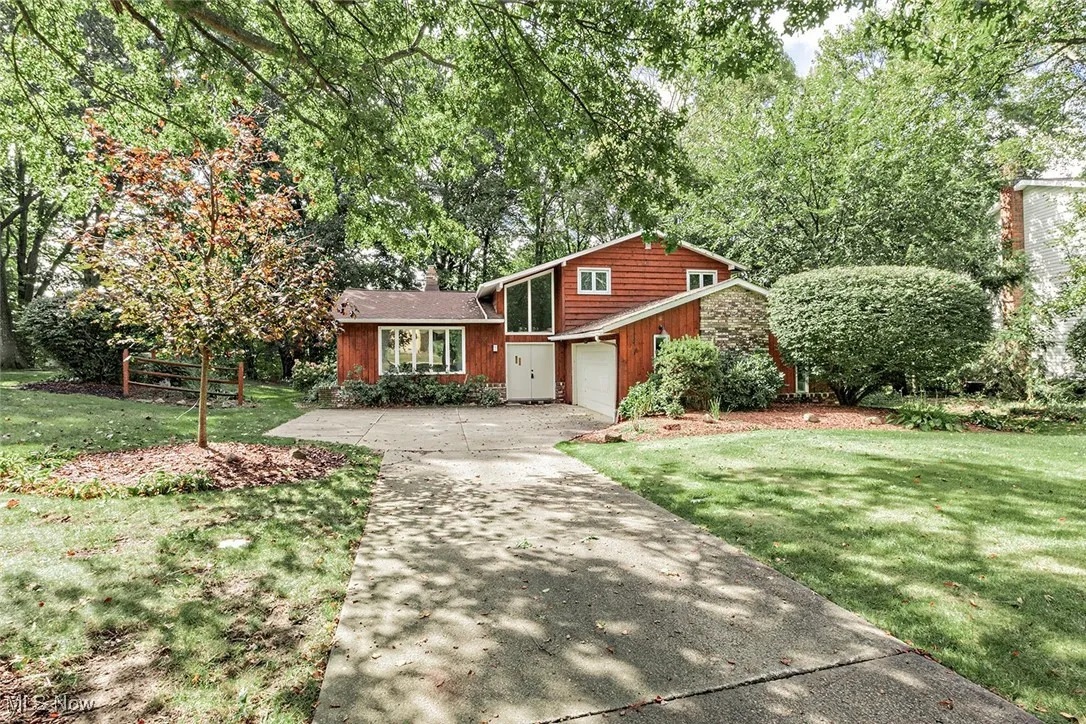 32650 Stony Brook Lane, Solon