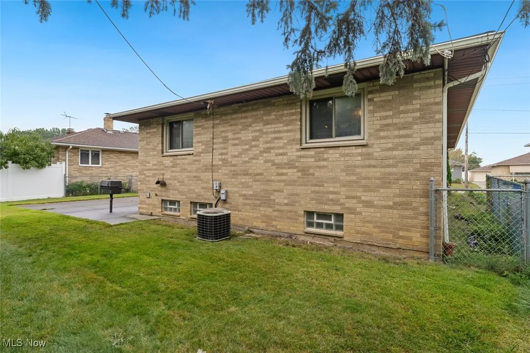 9909 Richard Drive, Brooklyn, Ohio 44144,MLS Now Listing ID