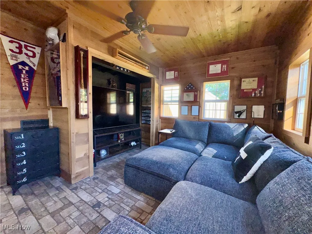 1271 Hulett Avenue, Eastlake, Ohio 44095,MLS Now Listing ID